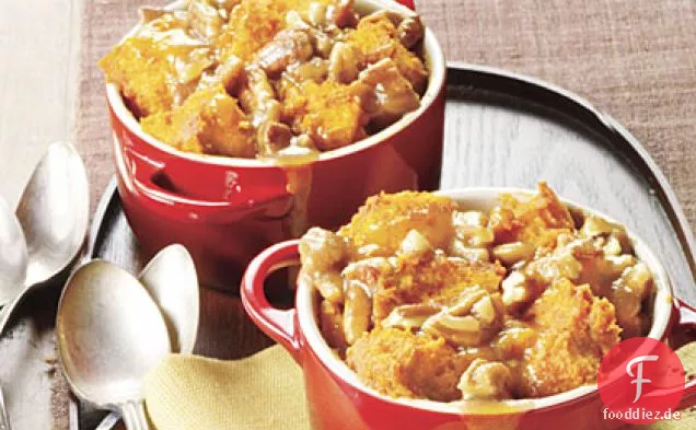 Karamell-Pekannuss-Kürbis-Brotpudding