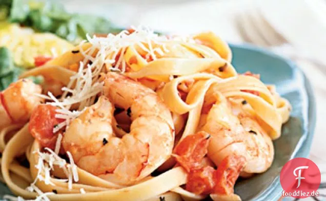 Würzige Garnelen und Fettuccine