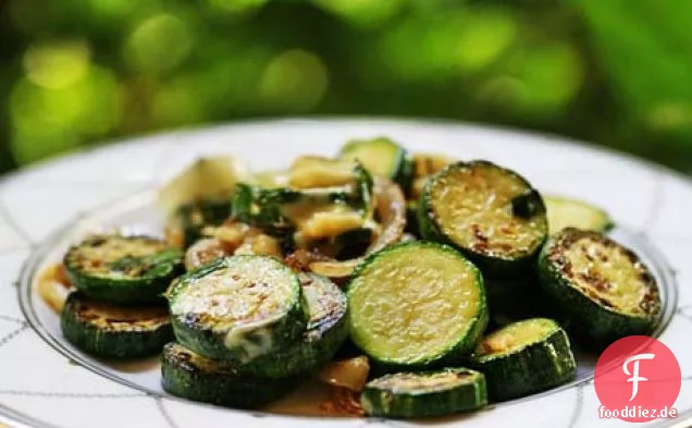 Sautierte Zucchini mit Gruyere