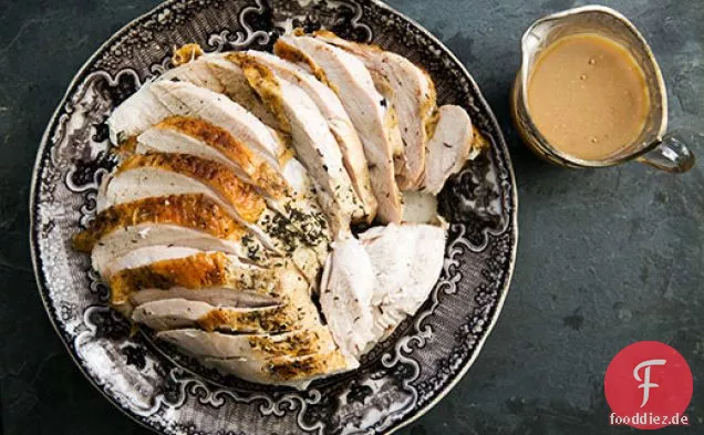 Gebratene Putenbrust mit gerösteter Knoblauchsoße