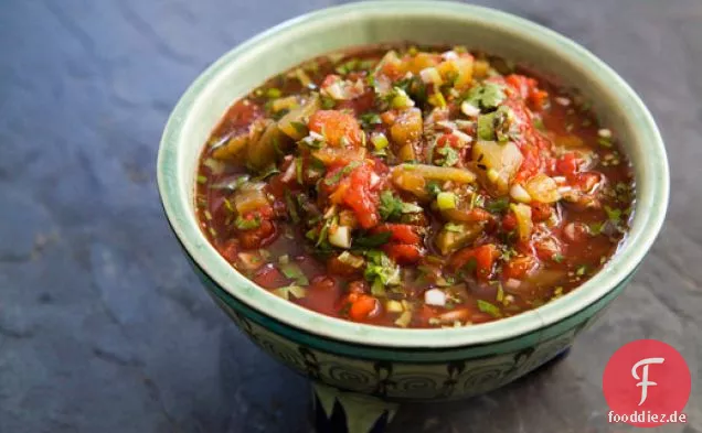 Einfache grüne Chile Tomaten Salsa