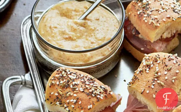 Brauner Zucker-Pekannuss-Senfbutter