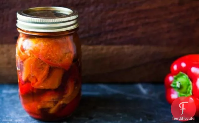 Marinierte geröstete rote Paprika