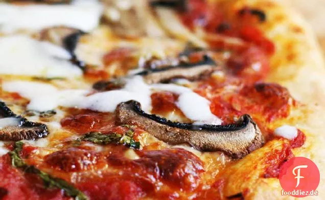 Hausgemachte Pizza
