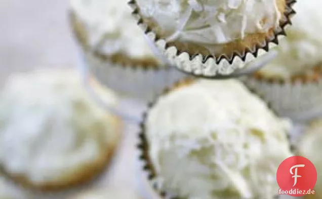 Kokosnuss-Cupcakes mit Kokosnuss-Frischkäse-Zuckerguss