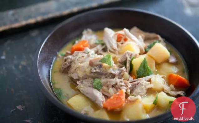 Slow Cooker Puteneintopf mit Senf und Wurzelgemüse