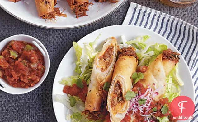 Taquitos Mit Schweinefleisch Picadillo