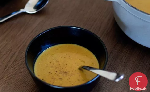 Cremige Curry-Kürbissuppe