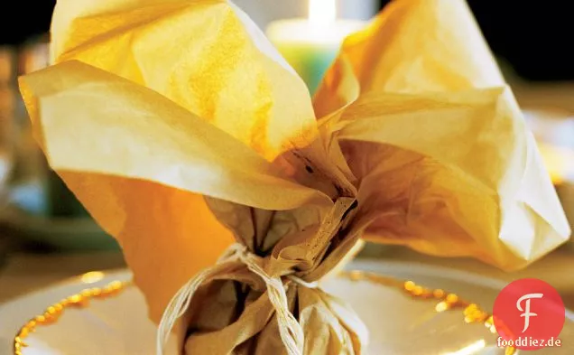 Tee-gedämpfter Kabeljau in Papier gebacken