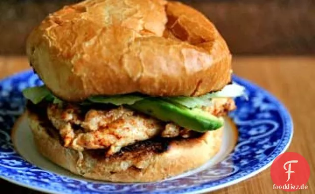 Chipotle gegrilltes Hähnchen mit Avocado-Sandwich