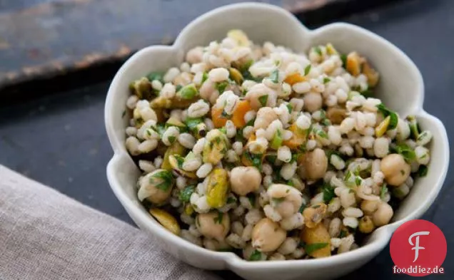 Marokkanischer Kichererbsen-Gerstensalat