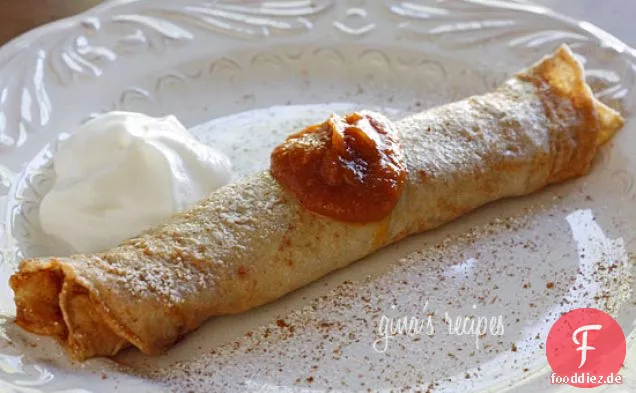 Kürbis gewürzte Crepes mit Kürbisbutter