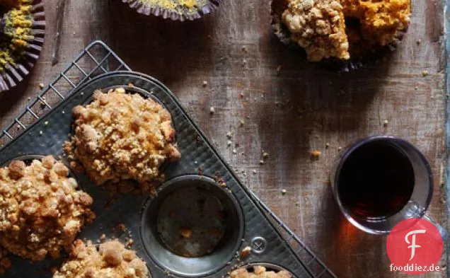 Kürbismuffins mit einem kandierten Walnuss-Streusel