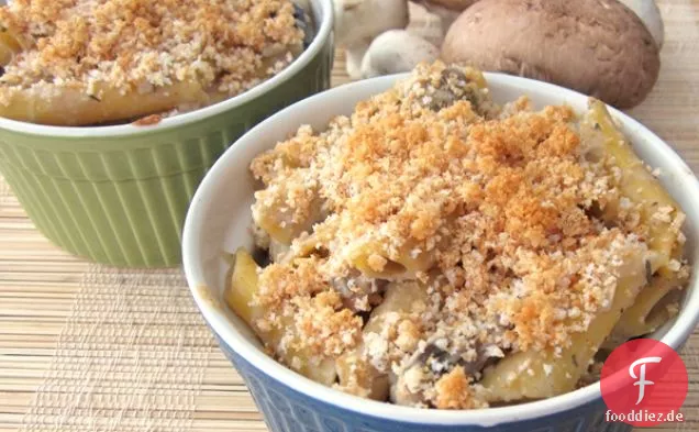 Pilznudeln backen mit Weißwein-Sahnesauce (vegan)