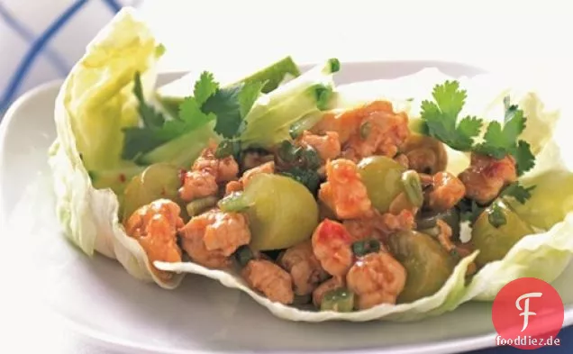 Würzige Asiatische Hühnchen-Salat-Tassen
