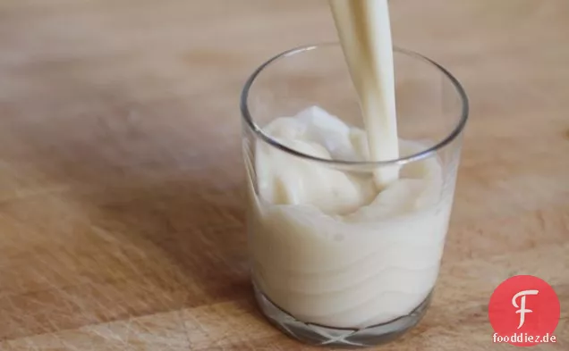 Einfache hausgemachte Hafermilch - vegan und glutenfrei