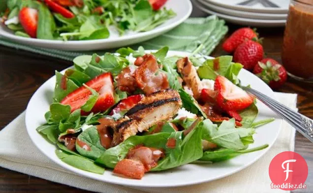 Erdbeer-Balsamico-gegrillter Hähnchensalat