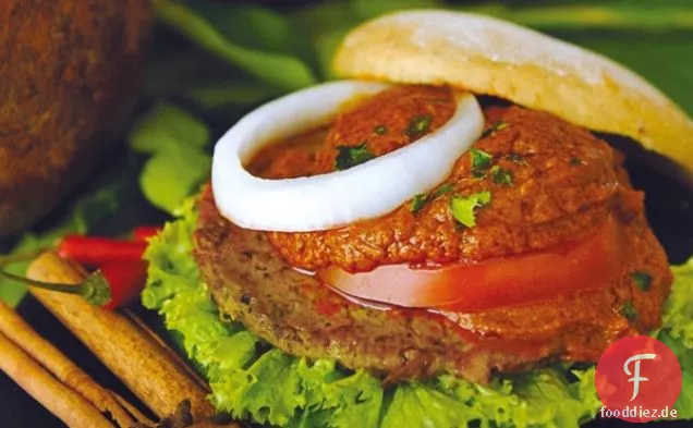Sehr Veggie Burger w / Paprika-Sauce