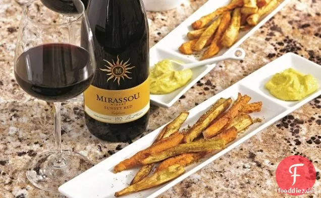 Süßkartoffel-Pommes mit hausgemachtem Curry gewürzte Aioli