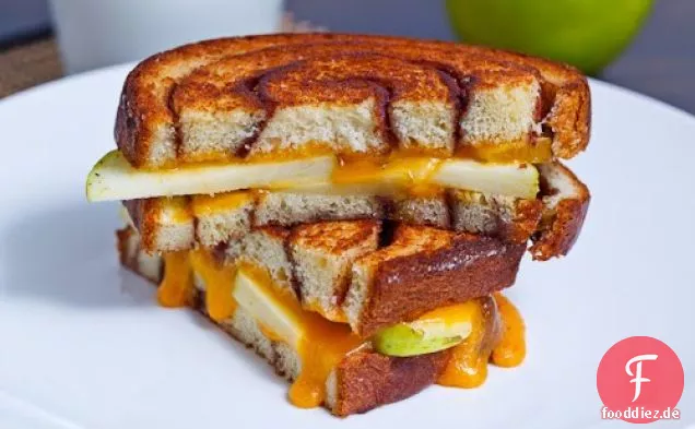Apfel-Zimt-Wirbel gegrilltes Käse-Sandwich