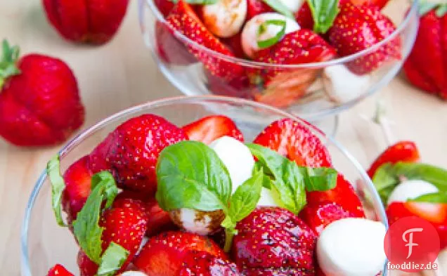 Erdbeer-Caprese-Salat