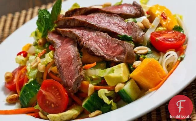 Thailändischer Rindfleisch-Nudelsalat