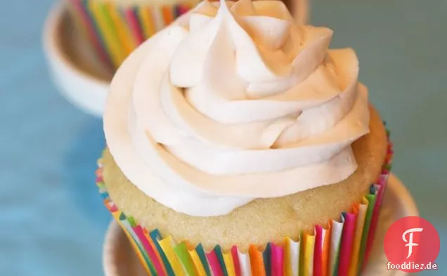 Glutenfreie Vanille-Cupcakes mit milchfreiem Vanille-Buttercreme-Zuckerguss