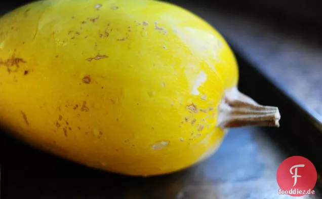 Spaghetti Squash mit Ahornsirup und Schalotten