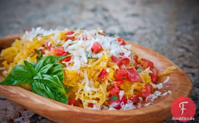 Mikrowelle Spaghetti Squash Mit Tomaten & Basilikum