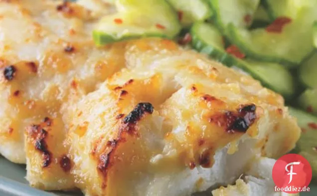 Miso-Kabeljau Mit Würzigen Gurken
