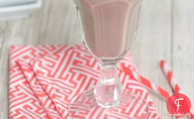 Schokoladenbanane und Erdnussbutter Milch