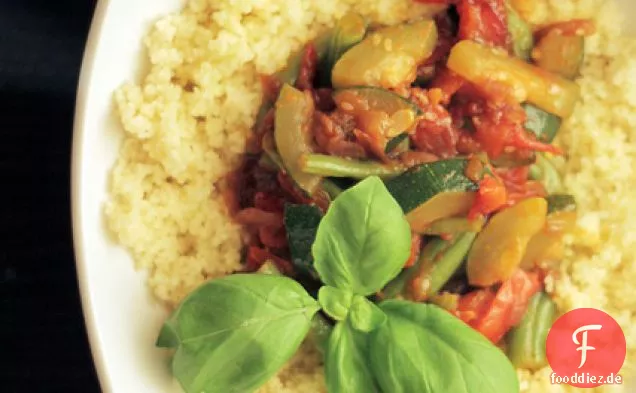 Couscous, Paprika Und Zucchini