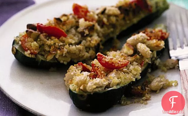 Zucchini mit Quinoa-Füllung