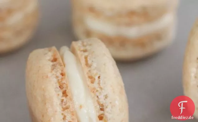 Frosted Flocken Macarons