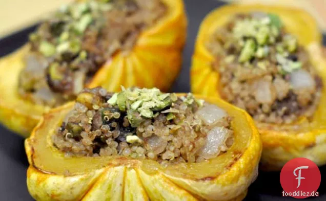 Quinoa gefüllte süße Knödel Squash
