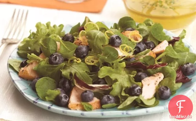 Frischer Lachs Sommersalat mit Zitronenvinaigrette
