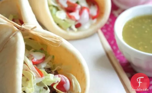 5 Zutaten Salsa Verde Rindfleisch Tacos