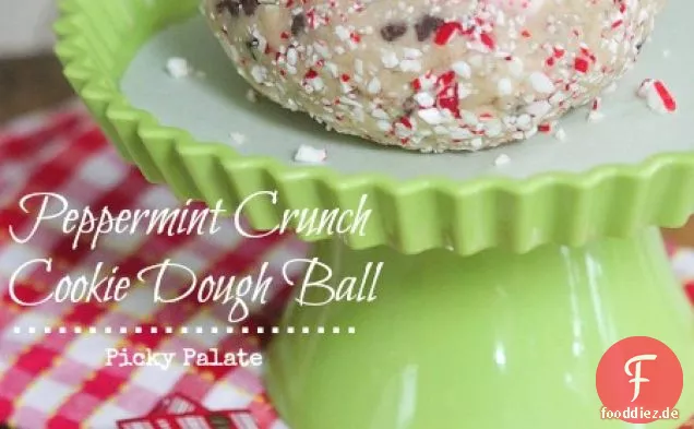 Pfefferminze Crunch Cookie Teig Ball