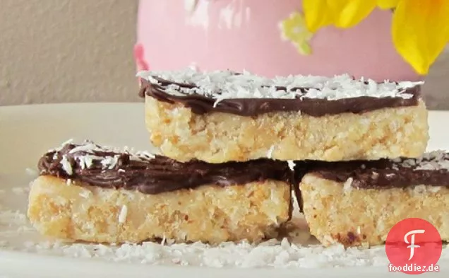 In Schokolade getauchte Kokosnuss-knusprige Riegel (Marshmallow-frei)