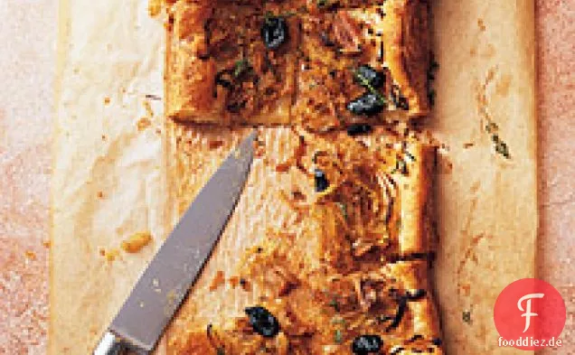 Karamellisierte Zwiebeltarte mit Oliven