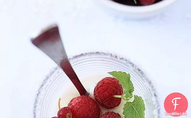 Milchfreie Rote Beere Mandelmilch Panna Cottas