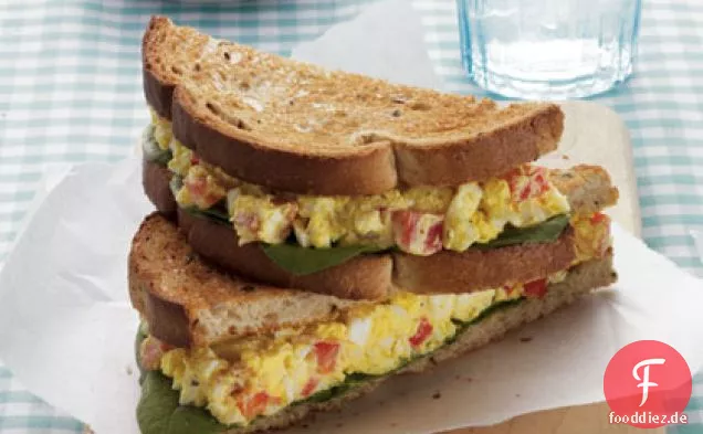 Curry-Ei-Salat-Sandwich