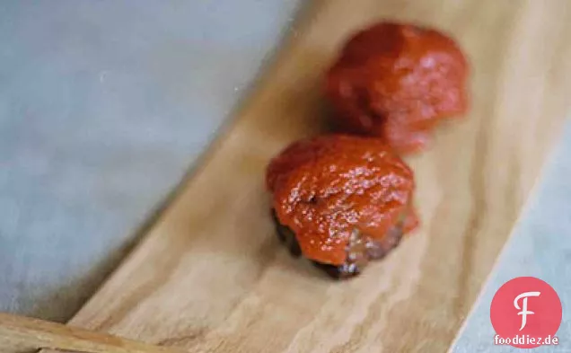 Italienische Fleischbällchen in Kapern-Tomatensauce