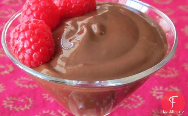Milchfreier Schokoladenpudding mit Himbeeraufguss