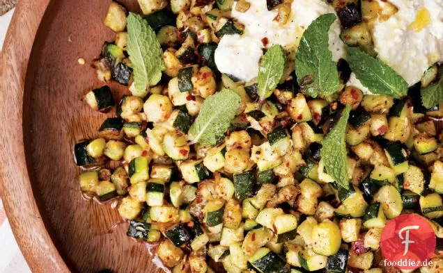 Geröstete Zucchini mit Ricotta und Minze