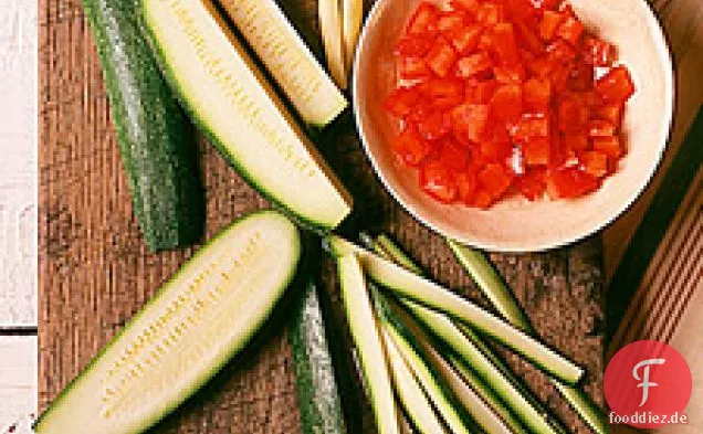Ribbon Zucchini mit gelben Wachsbohnen
