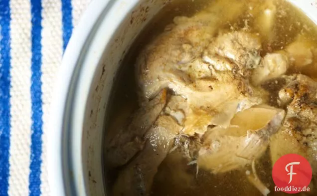 Ewige Suppe: Die einfachste Knochenbrühe, die Sie machen werden