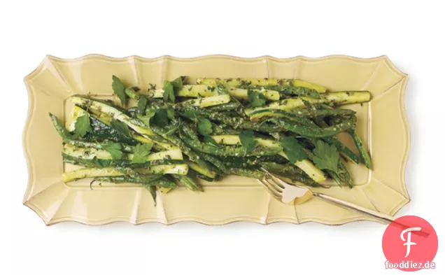 Grüne Bohnen und Zucchini Mit Sauce Verte