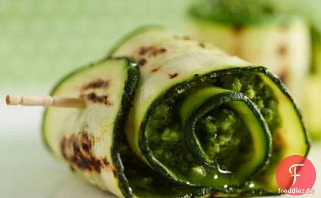 Gegrillte Zucchini mit Parmesan-Pesto