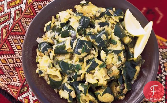 Zucchinipüree mit Zwiebeln, Knoblauch und Minze